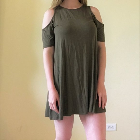 Pull&Bear Dresses & Skirts - Stylish and Stretchy Olive Green Mini-Dress